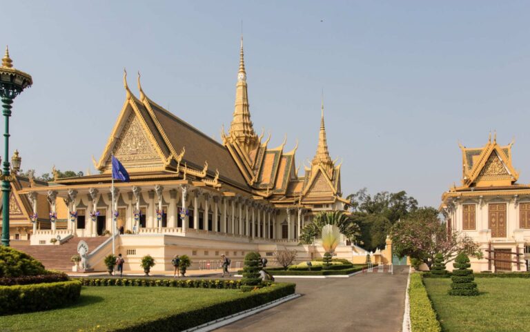 phnom-penh-royal-palace-1536x962